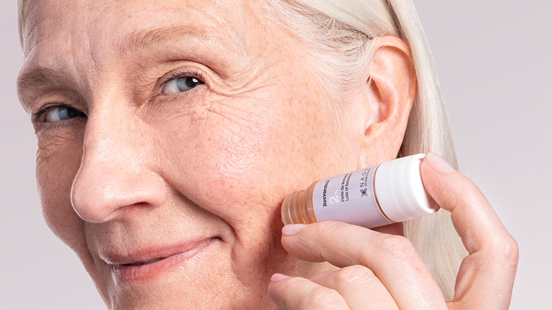 Resveratrol: La clave para una piel firme y luminosa.
